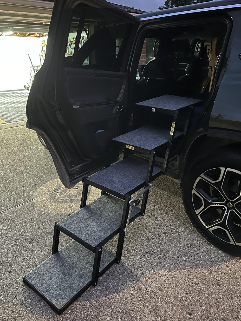 Rivian R1T R1S Dog steps for R1S? full steps