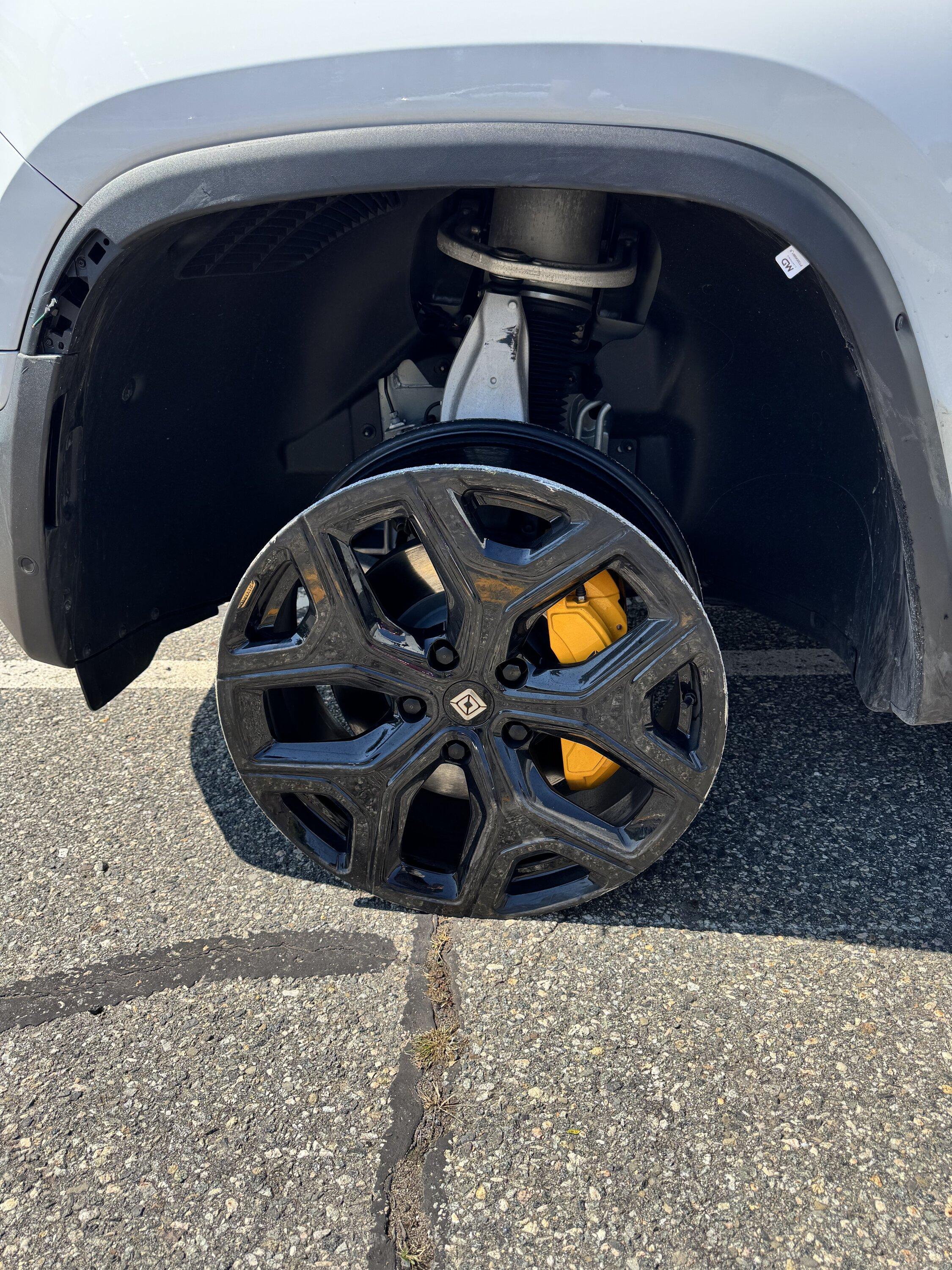 Rivian R1T R1S Saturday Errands turned into Hit & Run IMG_0355