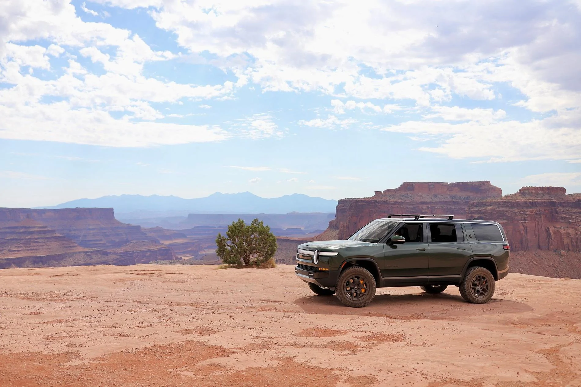 Rivian R1T R1S ? FOREST GREEN R1S Photos 53875240208_bb0f79a6c2_k