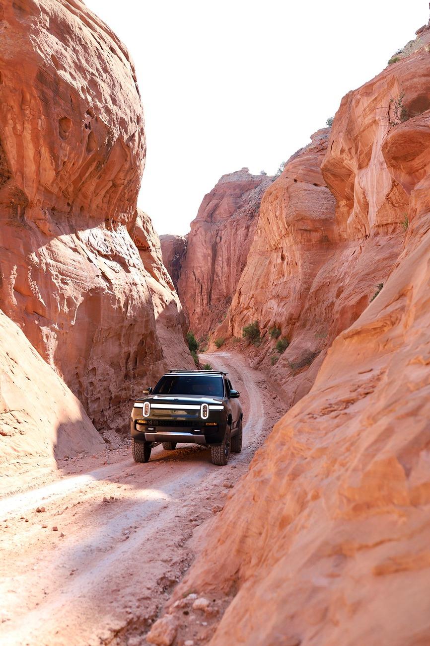 Rivian R1T R1S ? FOREST GREEN R1S Photos 53875356589_b49a9de5d5_k