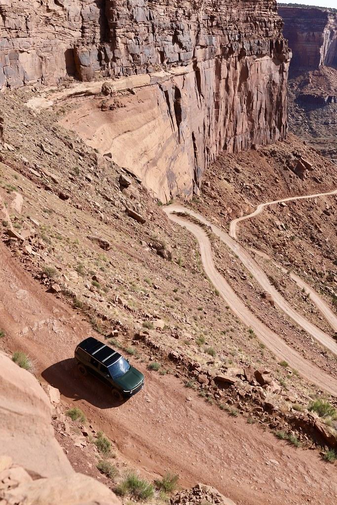 Rivian R1T R1S ? FOREST GREEN R1S Photos 53895471303_4a88ae89ef_b