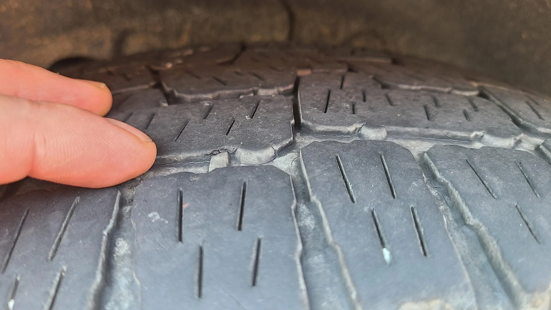Rivian R1T R1S Nokian Outpost nAT Size? 20240808_130506