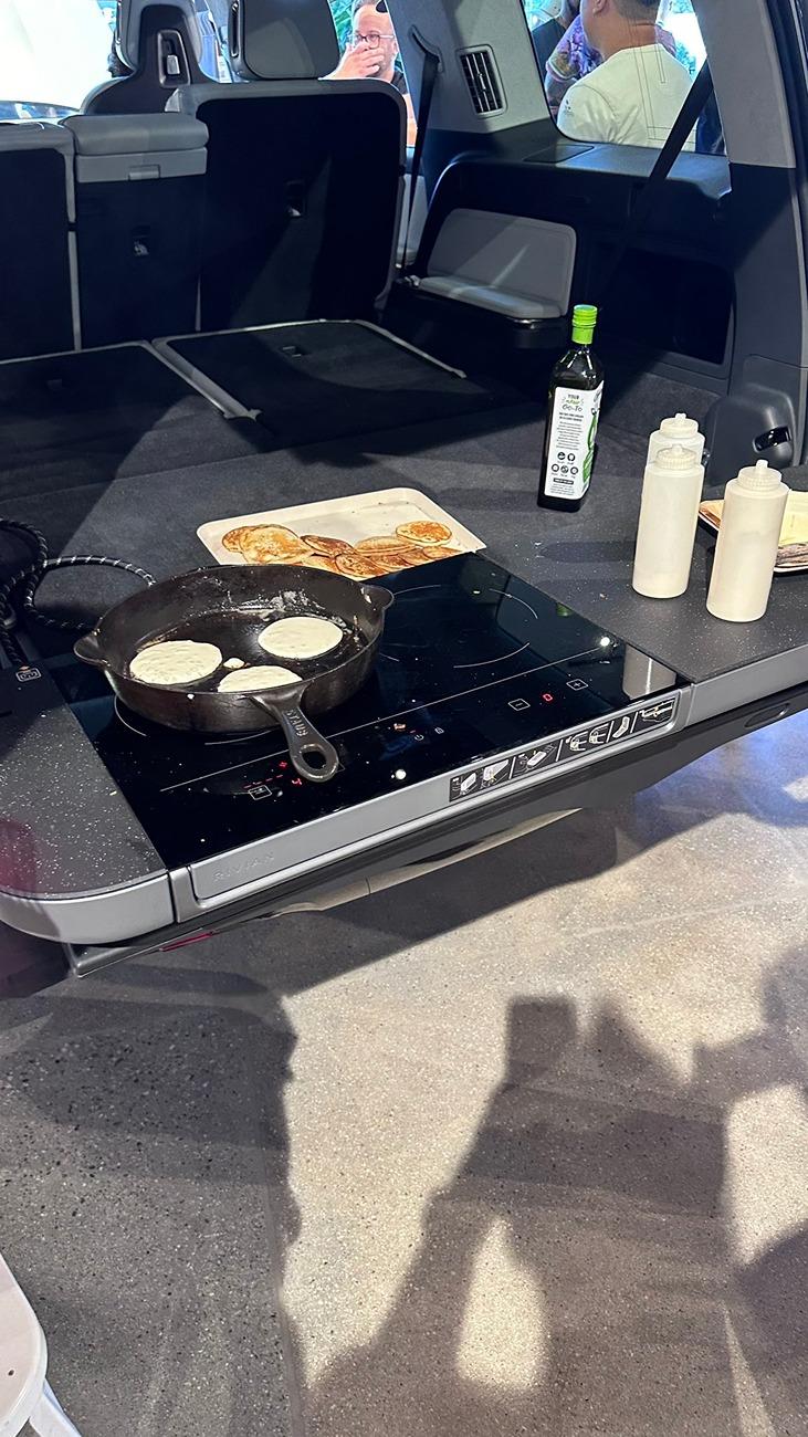 Rivian R1T R1S First Look: Rivian Travel Kitchen for R1T, R1S, R2, R3 & R3X ($1400) GUo3bmhbMAAzSHO