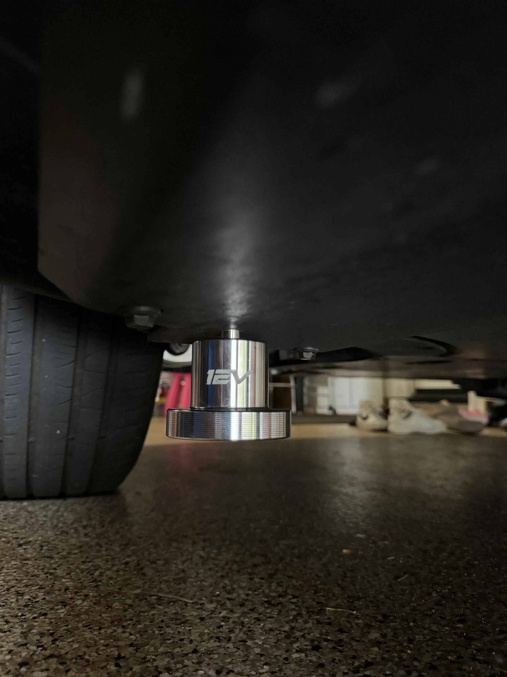 Rivian R1T R1S EV Sportline Sliders with lifting pucks image1