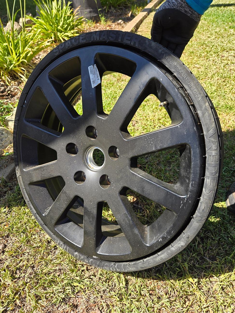 Rivian R1T R1S Does anyone have a mini R1S spare like this? 20240813_152717