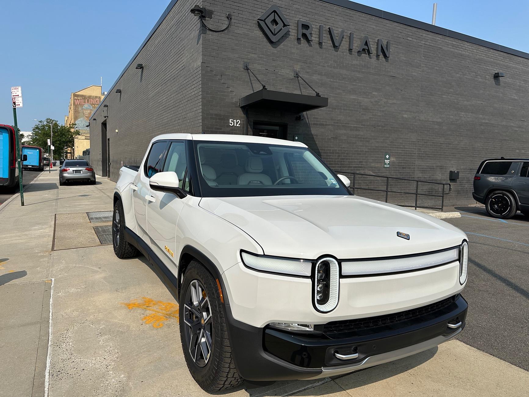 Rivian R1T R1S Demo Rivians Now for Sale F84BB68E-0629-4422-A660-F1E5DF37EC41