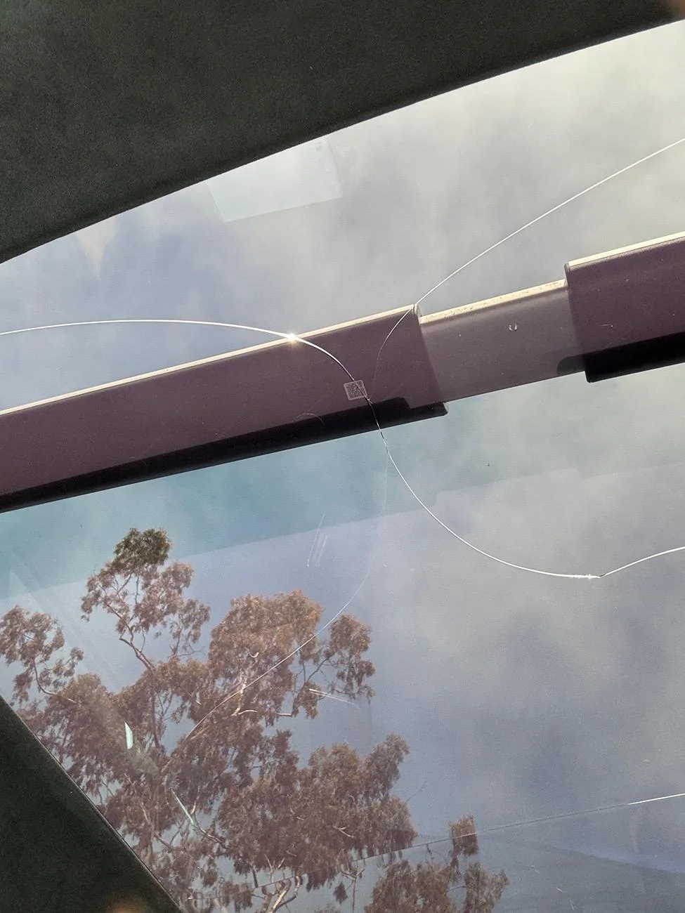 Rivian R1T R1S Broken / cracked roof glass IMG_3003