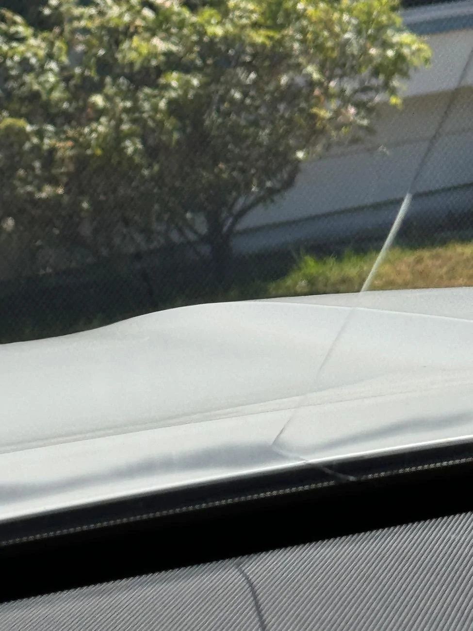 Rivian R1T R1S Broken / cracked roof glass IMG_2997