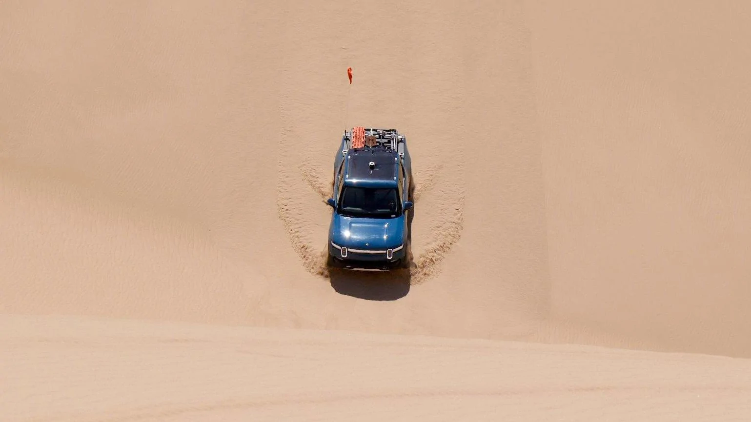 Rivian R1T R1S RJ: Tri-Motor R1's Deep Sand Performance Being Further Developed. It's Incredible :) GVIGSSAaEAADtW4 (1)
