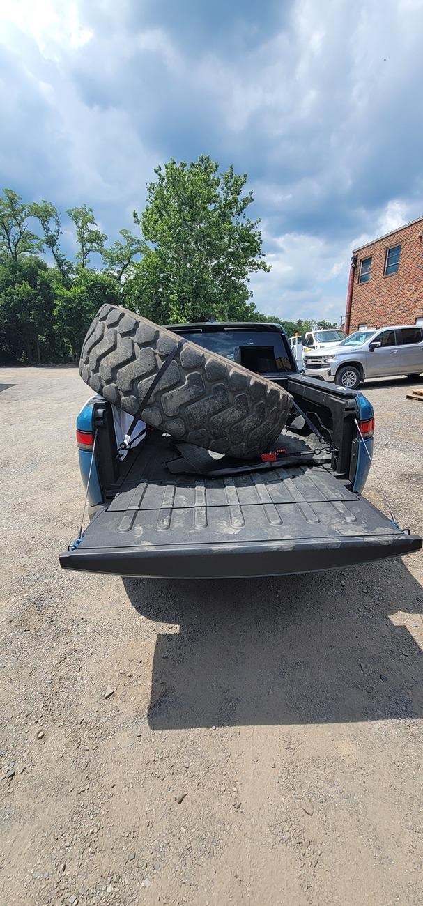 Rivian R1T R1S Put the R1T truck to work today: Hauled 2100 lbs 20230714_141349