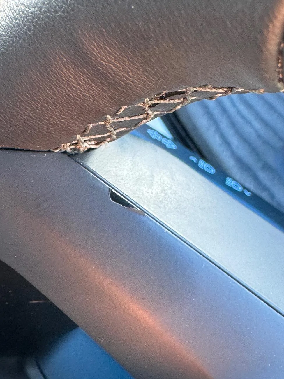 Rivian R1T R1S Peeling steering wheel IMG_0350