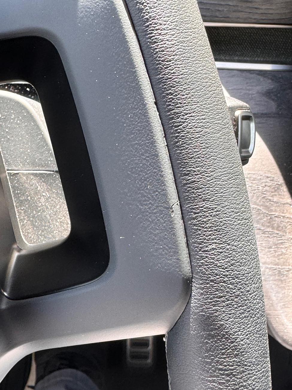 Rivian R1T R1S Peeling steering wheel IMG_0605