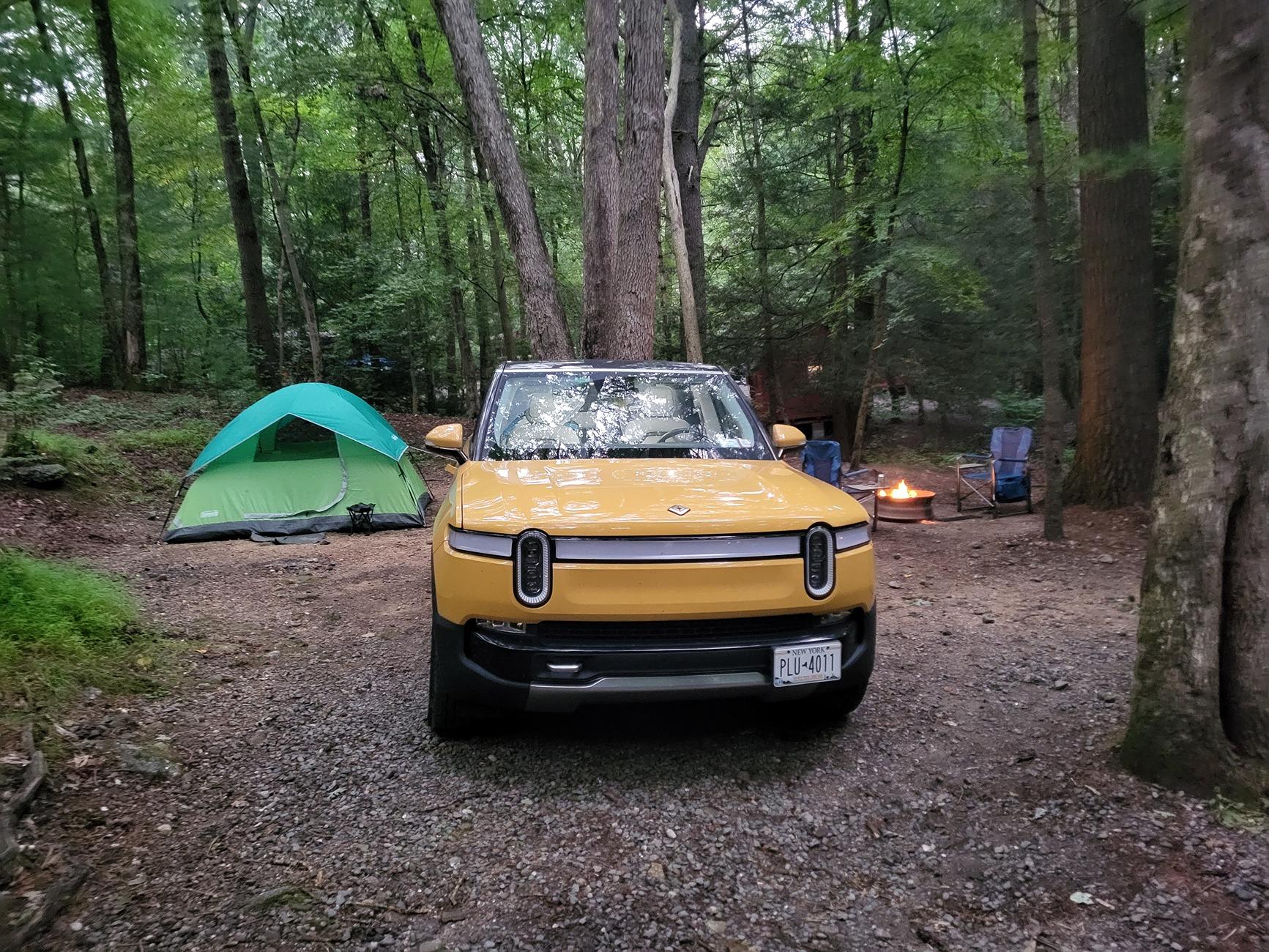 Rivian R1T R1S ? COMPASS YELLOW R1S  Photos 20240817_194702