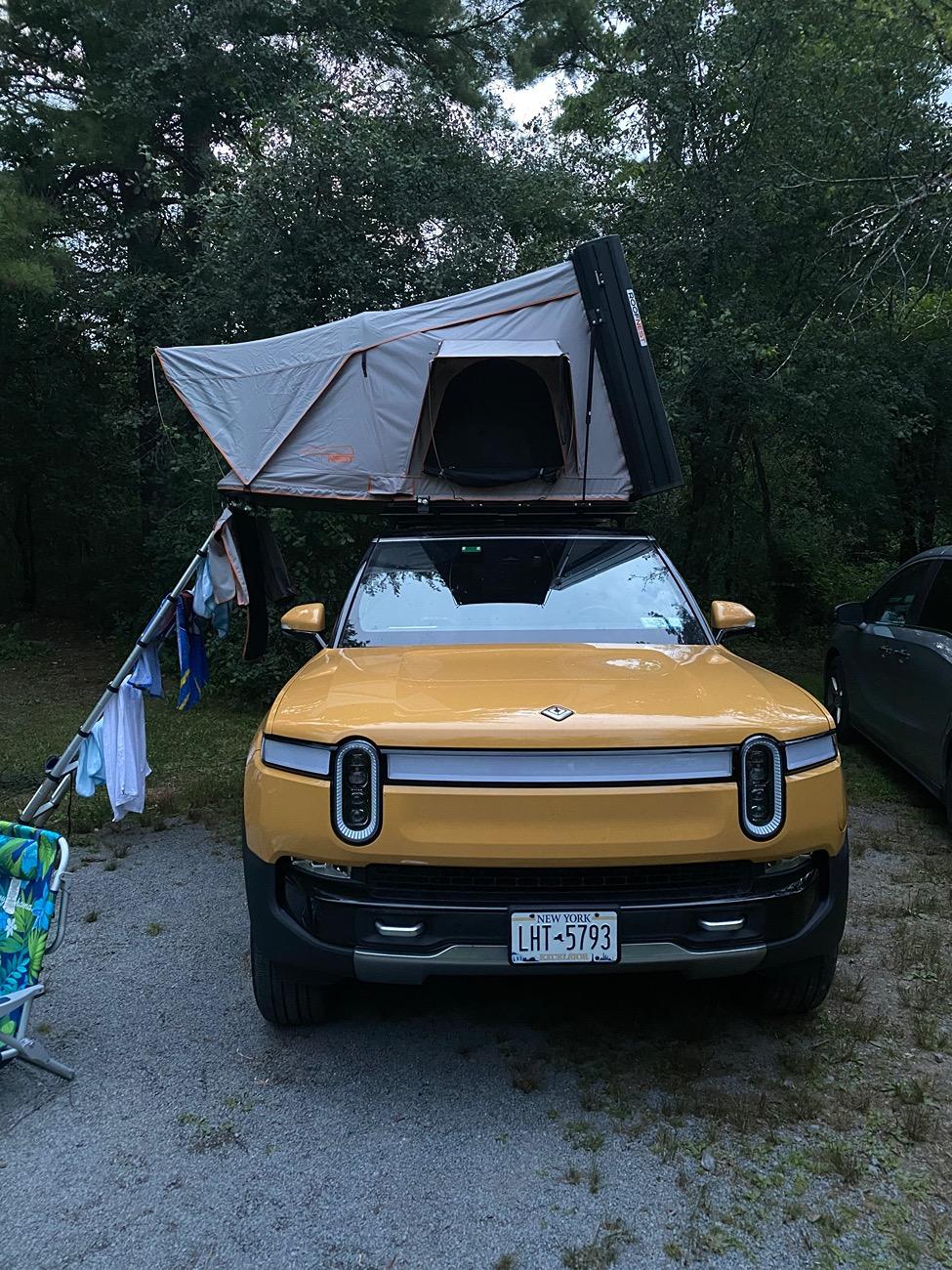 Rivian R1T R1S ? COMPASS YELLOW R1S  Photos IMG_1656