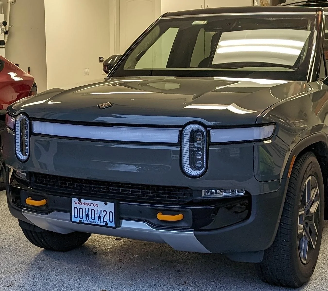 Rivian R1T R1S R1S Quad: Yellow Silicone Hook Covers - Which One? ☝️ Yello
