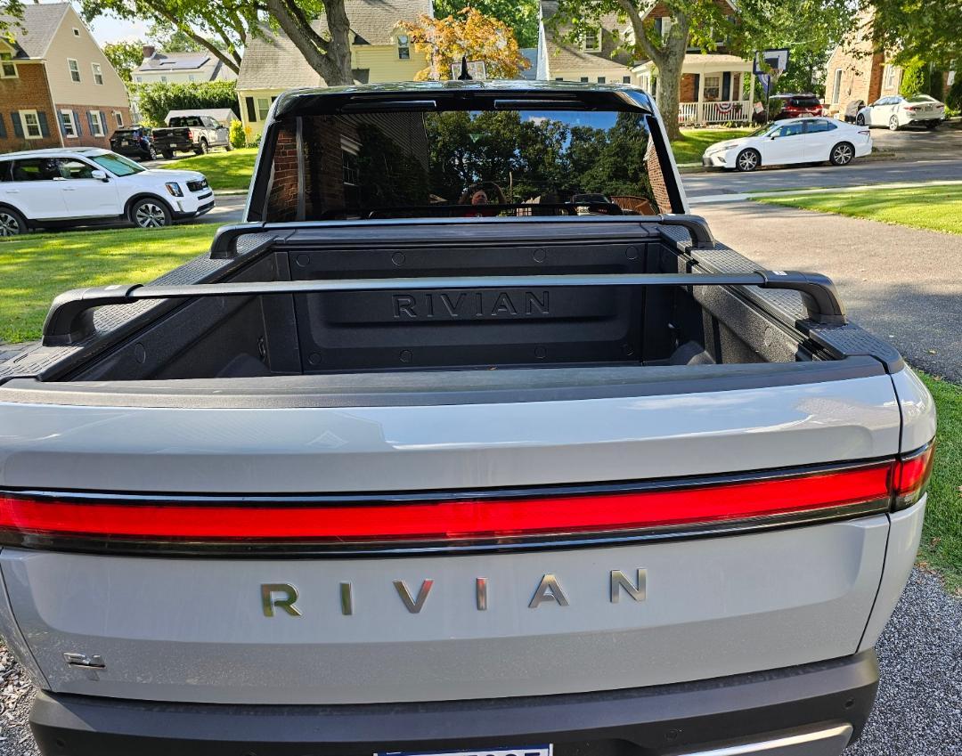 Rivian R1T R1S New Black Crossbars from Rivian 1724329785125-tc