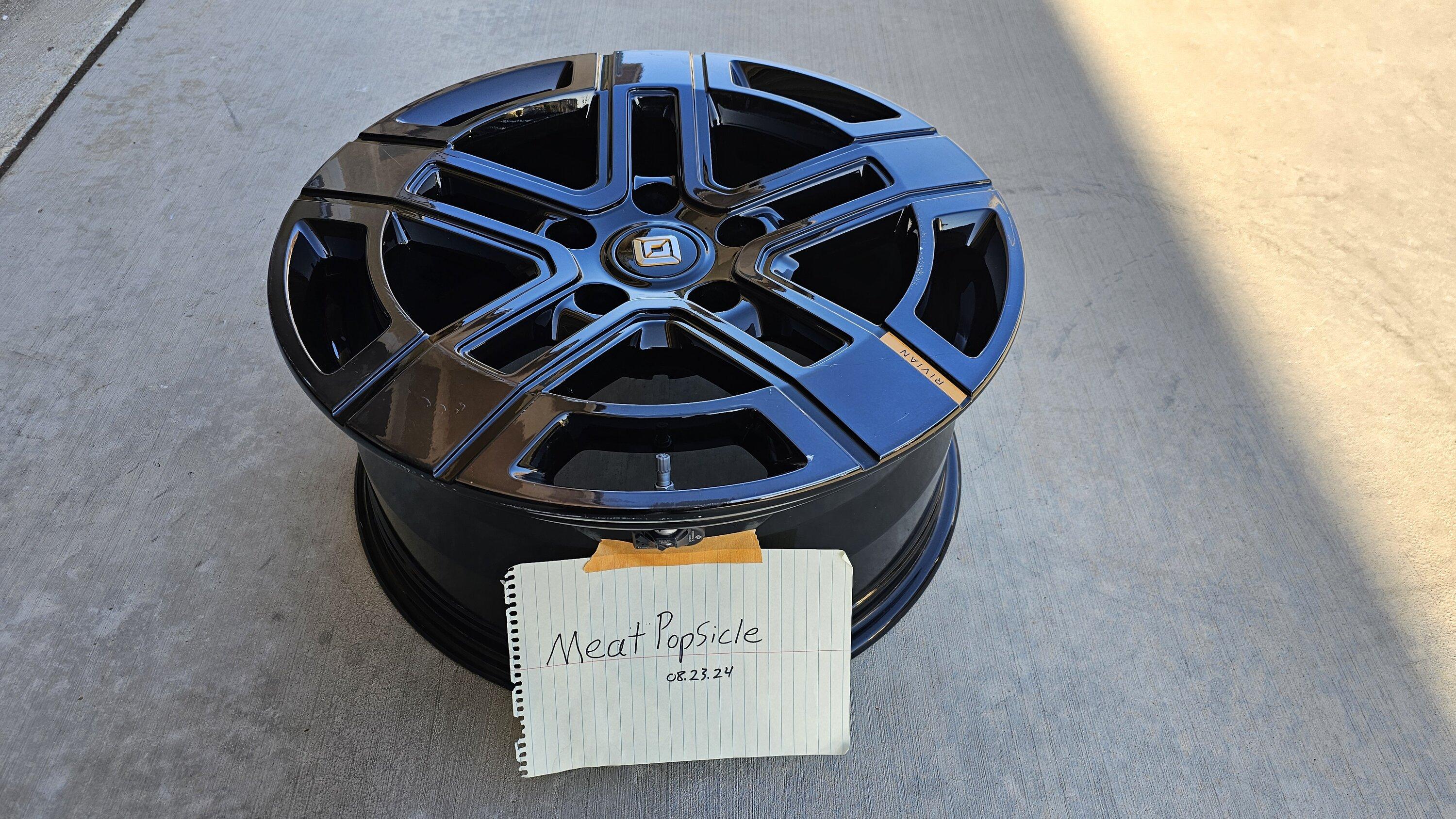 Rivian R1T R1S FS: 20" DARK wheel 1000006307