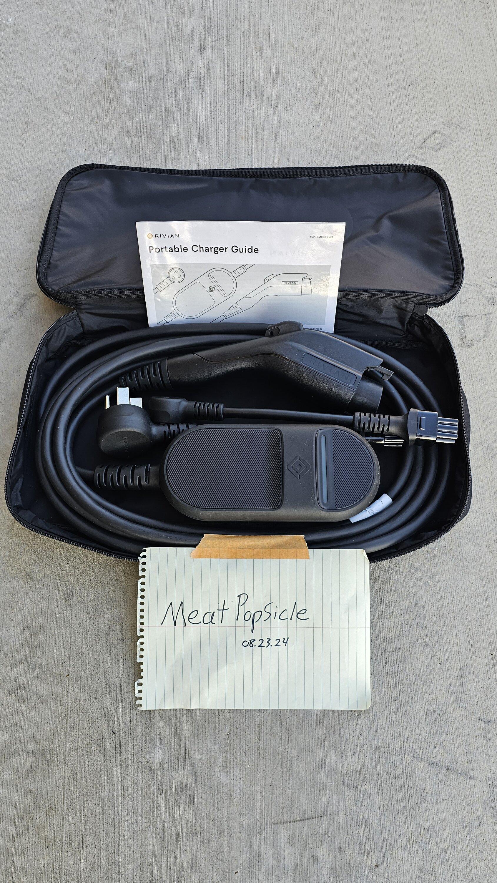 Rivian R1T R1S FS: Rivian mobile charger 1000006311