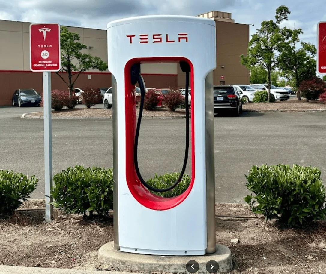 Rivian R1T R1S Supercharging Stall # Question 1724578695921-l