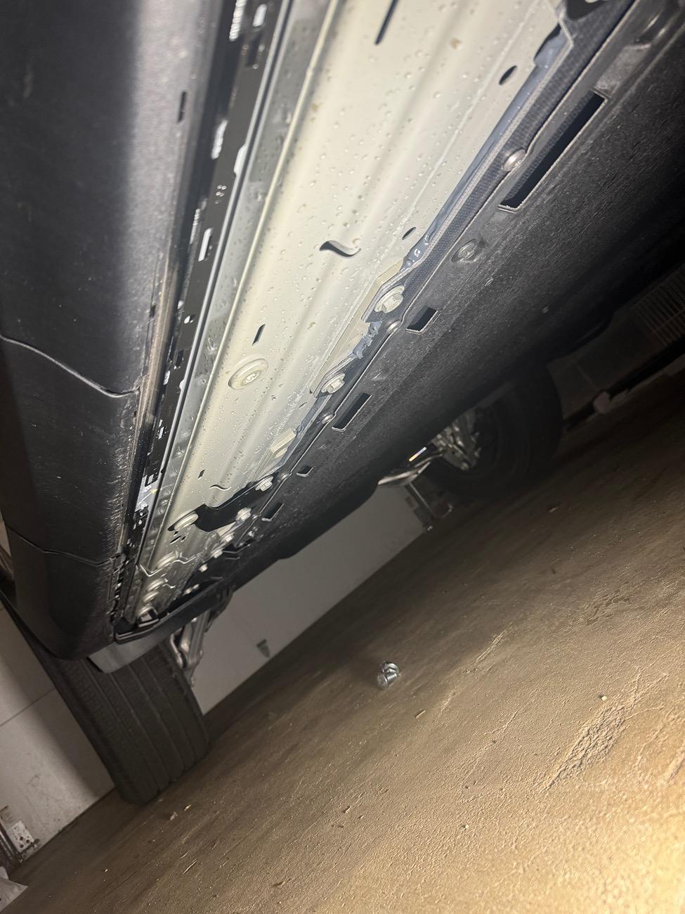 Rivian R1T R1S R1T Frame Paint Issue IMG_2137