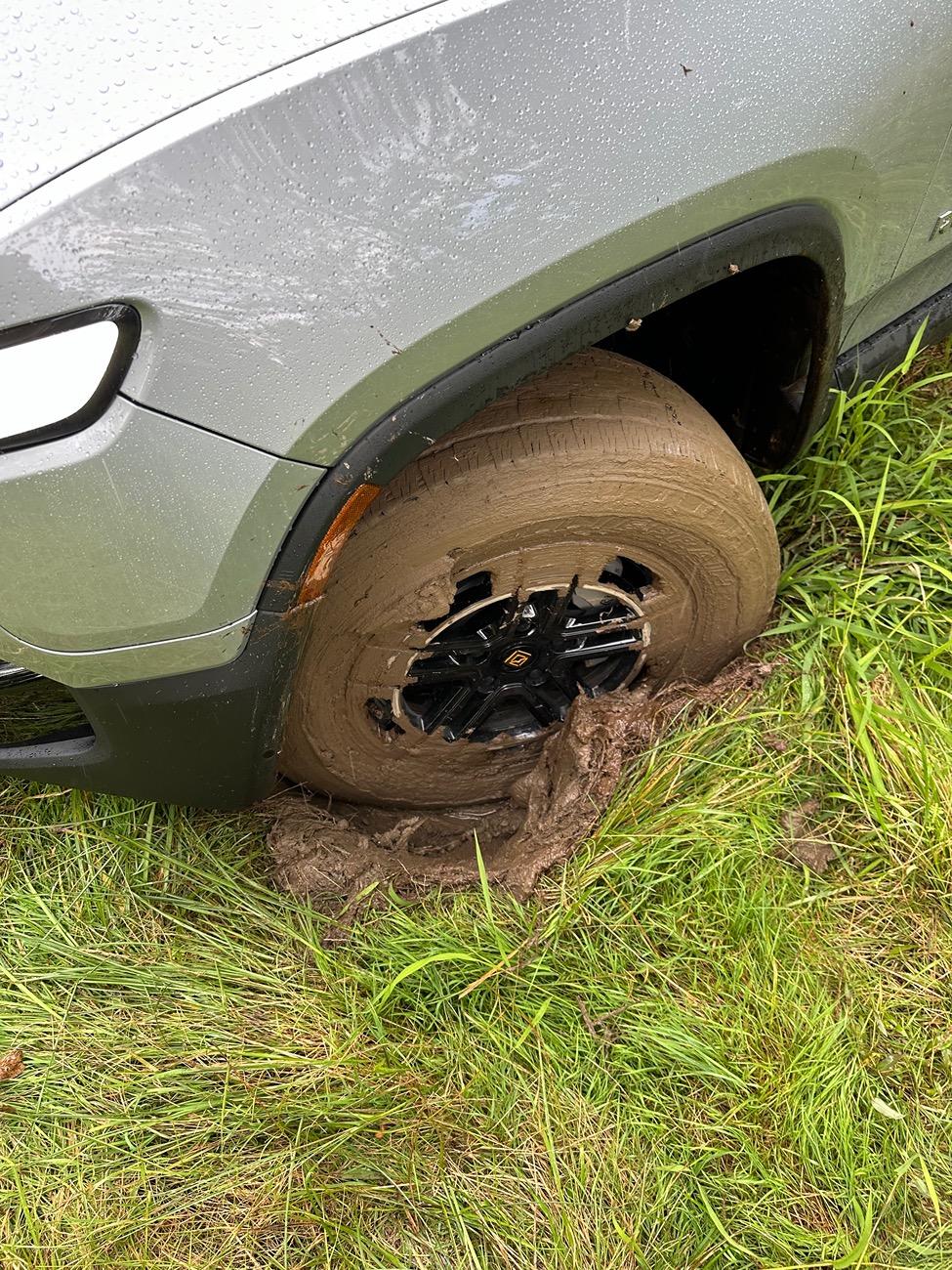 Rivian R1T R1S Stuck in mud! Help pull me out -- ideas or assistance in Saugerties/Woodstock/Catskills NY area? IMG_3714