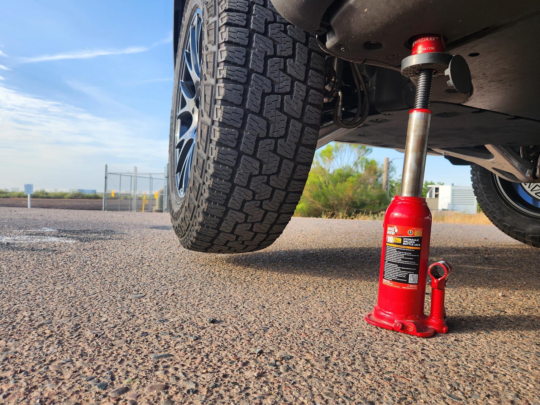Rivian R1T R1S How are you solving the Jack height problem? 20240715_071005