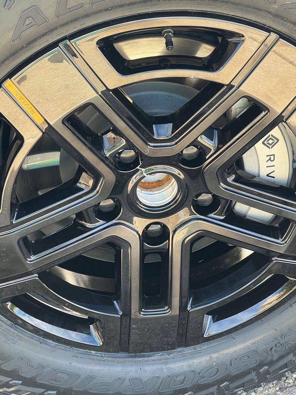 Rivian R1T R1S First Time using Roadside assistance IMG_6151