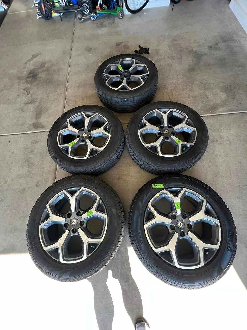 Rivian R1T R1S 21" Rivian Wheel/Tire with TPMS for Spares 457227429_10118719808610300_7586666167819305319_n
