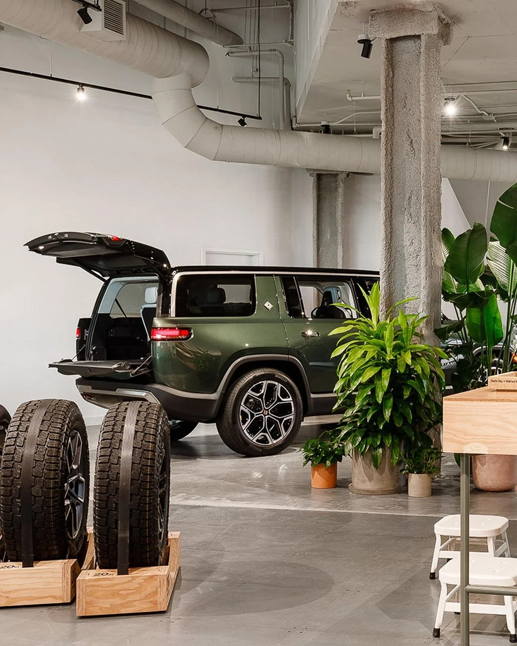 Rivian R1T R1S New Rivian Space opens in Back Bay, Boston GWGnZHHasAArBw9