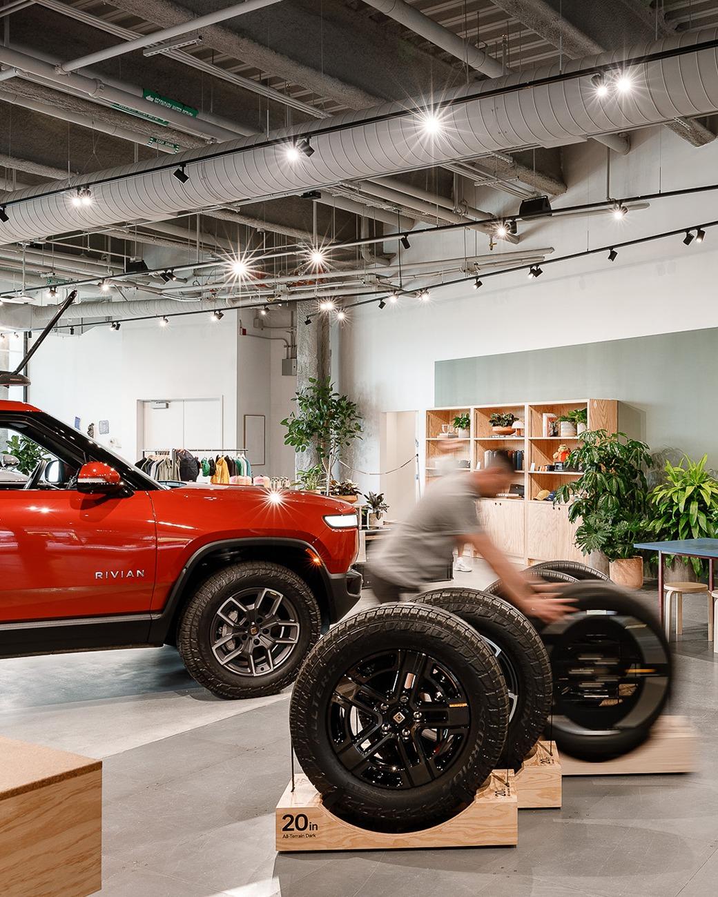 Rivian R1T R1S New Rivian Space opens in Back Bay, Boston GWGnZHDasAAdX0F