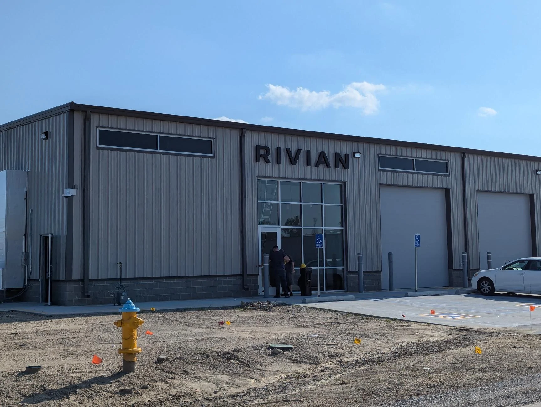 Rivian R1T R1S New Rivian service center in Council Bluffs, Iowa PXL_20240828_220050457