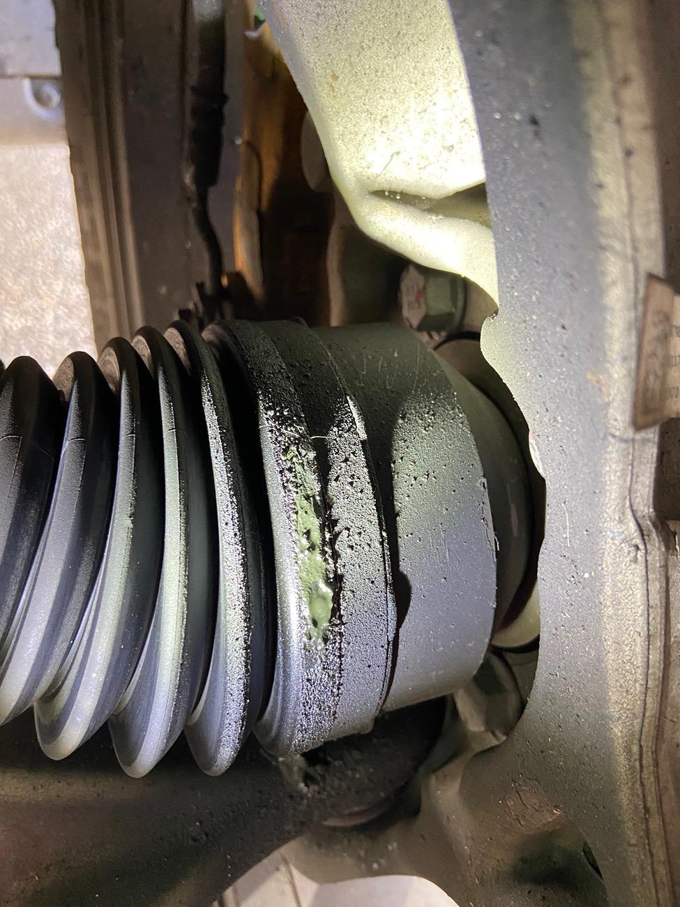 Rivian R1T R1S Master Thread: Suspension Sounds - What is and isn't normal? IMG_8126