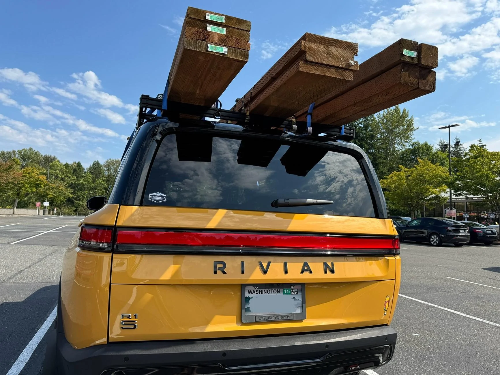 Rivian R1T R1S R1S Roof Racks Options - Compilation List IMG_9090