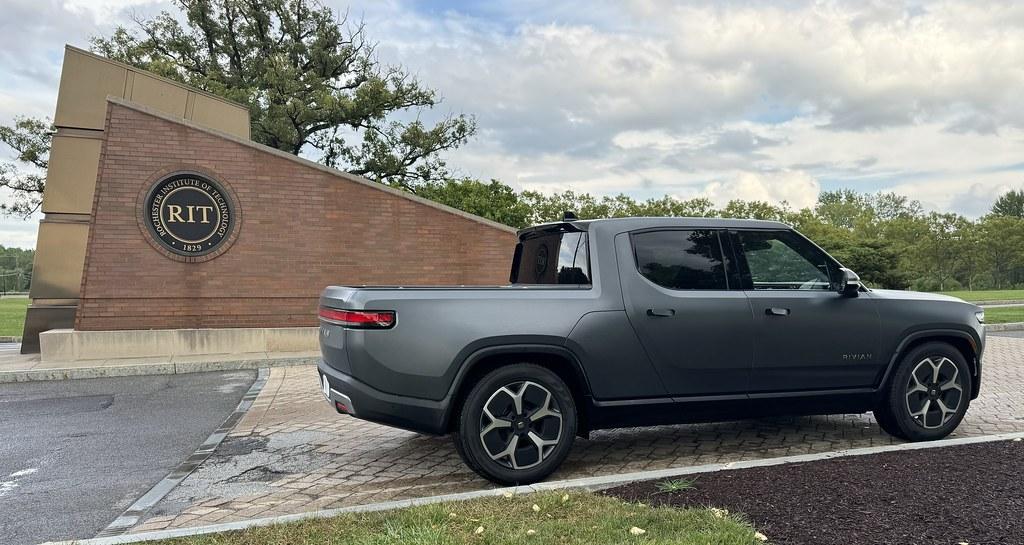 Rivian R1T R1S R1T visits RIT 53968022886_25aa827913_b
