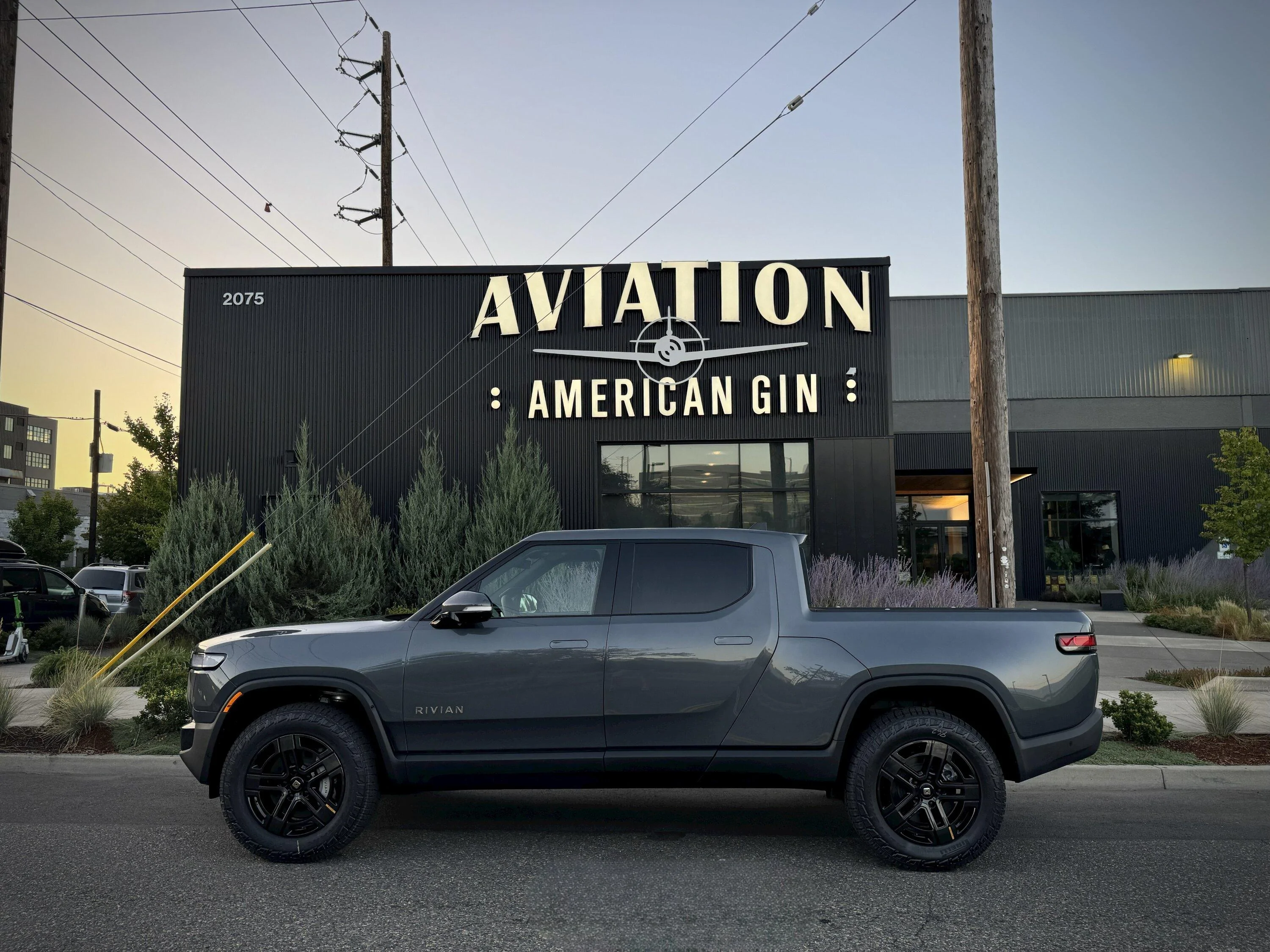 Rivian R1T R1S Delivery Experience and Impressions After 1 Month | 2024 R1T DM Adventure El Cap with AT IMG_1931