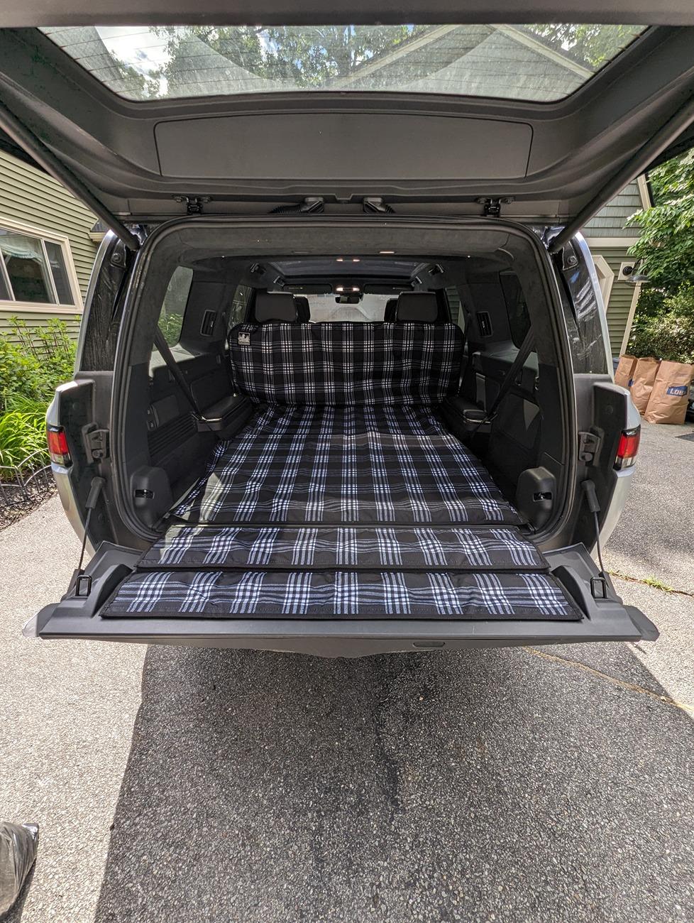 Rivian R1T R1S RIS tailgate cover / protection -- recommendations? PXL_20240608_133733388