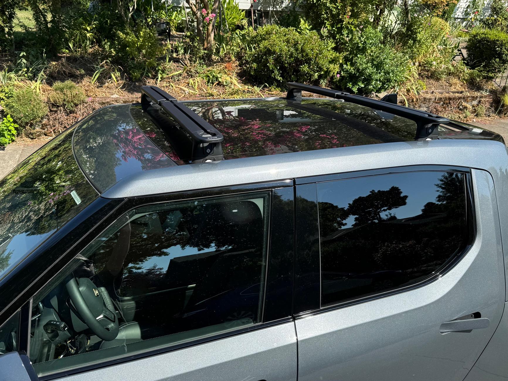 Rivian R1T R1S Rivian Black Crossbars installed on R1T (El Cap) -- Photos on roof and bed IMG_2109