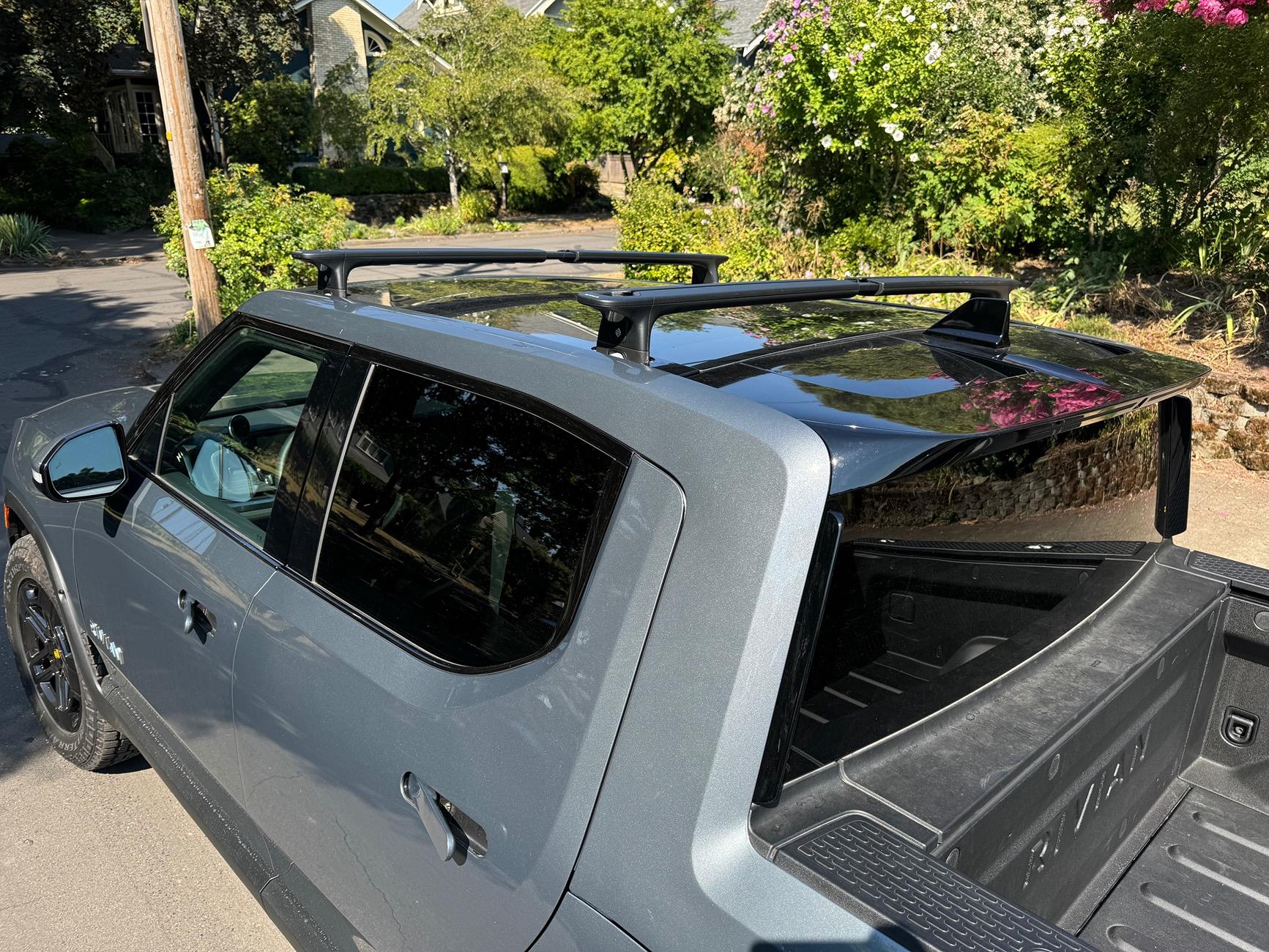 Rivian R1T R1S Rivian Black Crossbars installed on R1T (El Cap) -- Photos on roof and bed IMG_2113