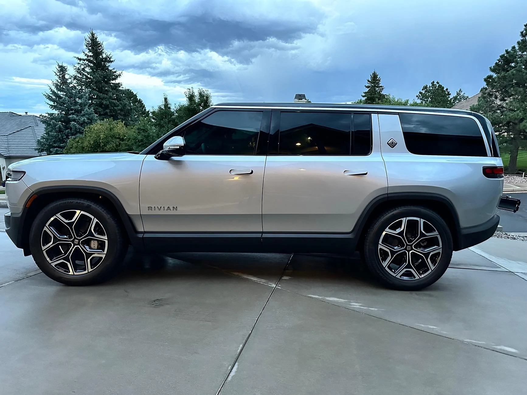 Rivian R1T R1S 2025 R1S Gen 2 ownership 1-month notes IMG_1425
