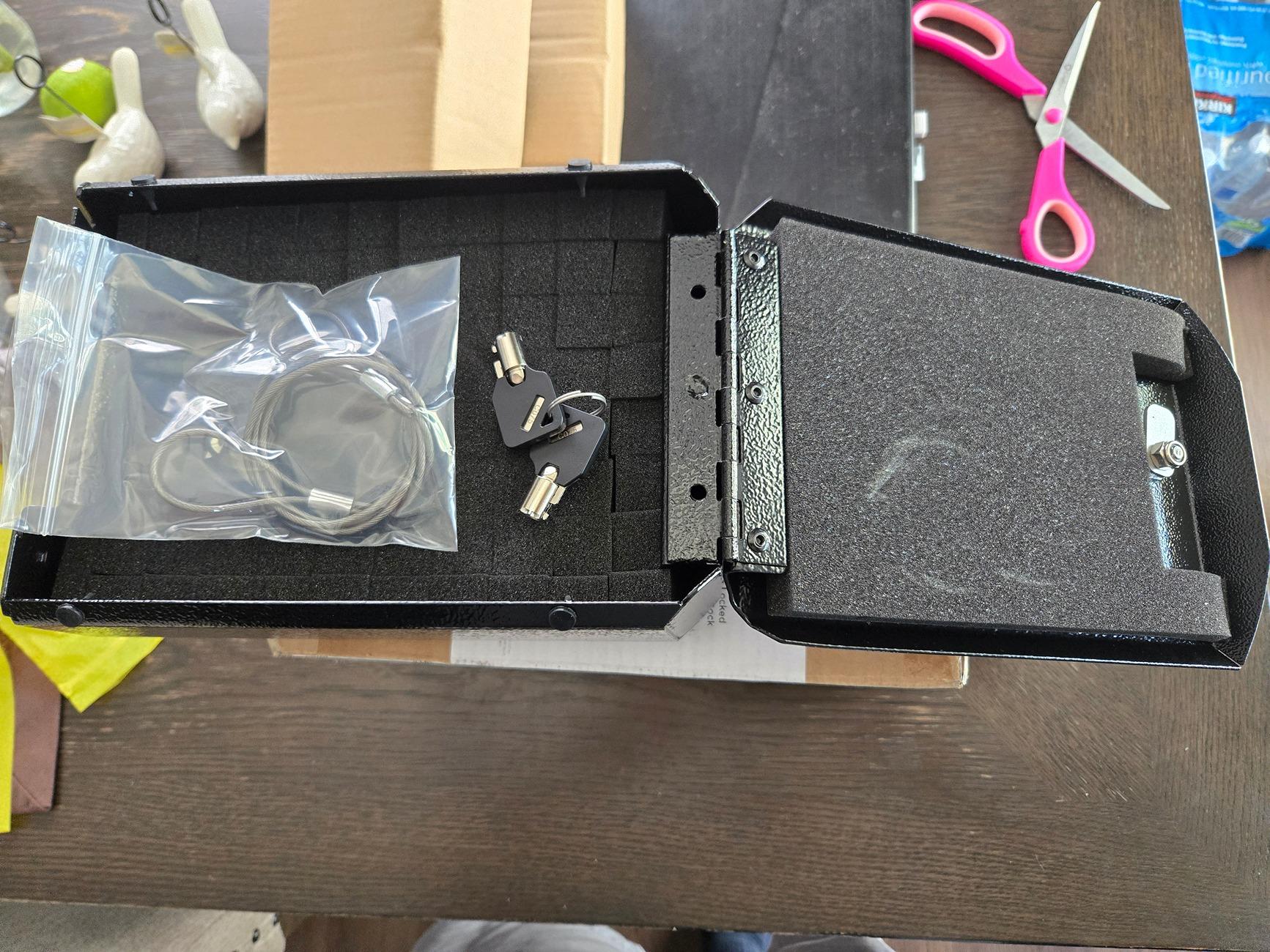 Rivian R1T R1S *UPDATE*EV Sportline center console lock box initial review. 20240906_150113