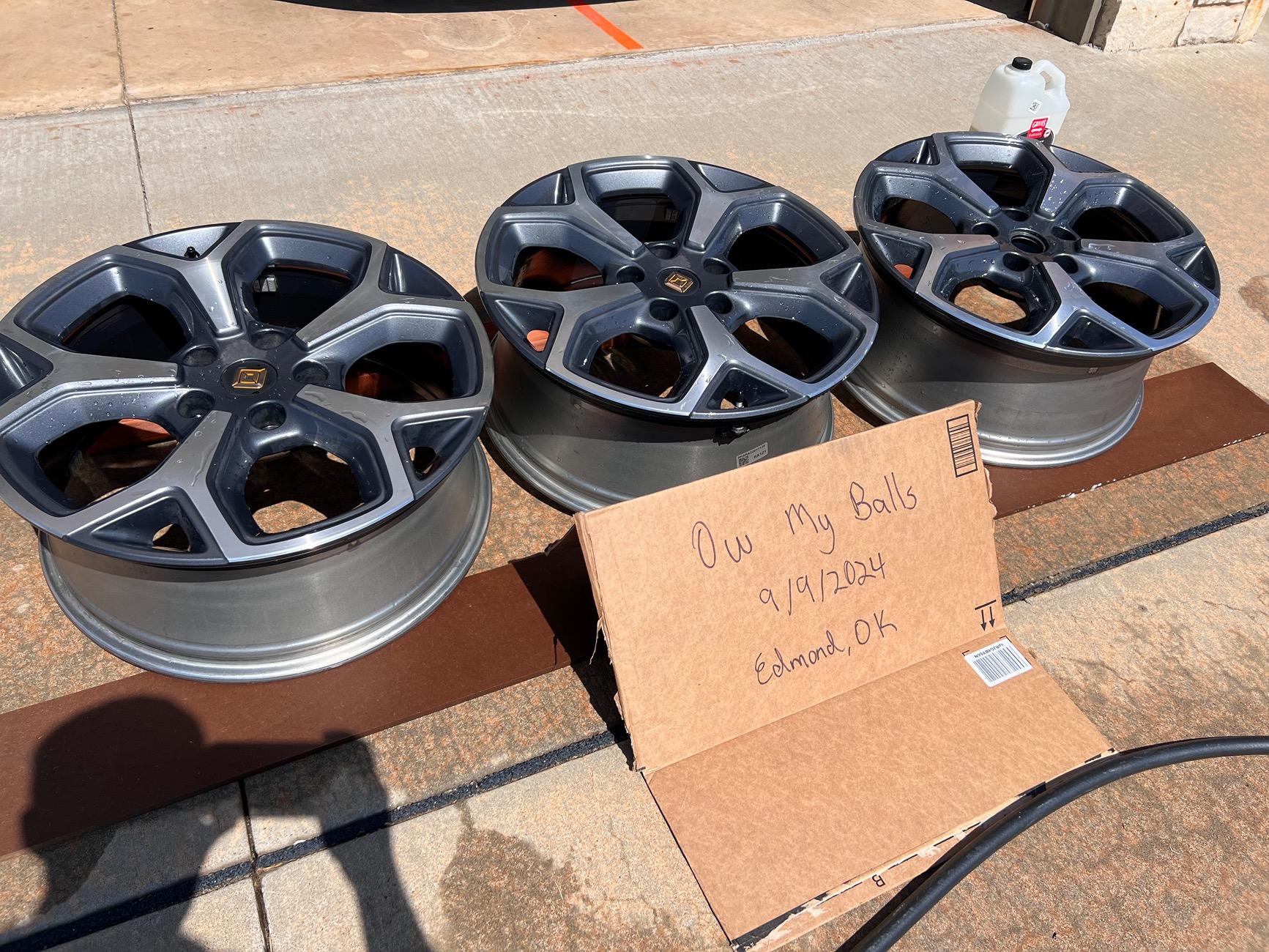 Rivian R1T R1S 21” wheels - $100 each IMG_3127