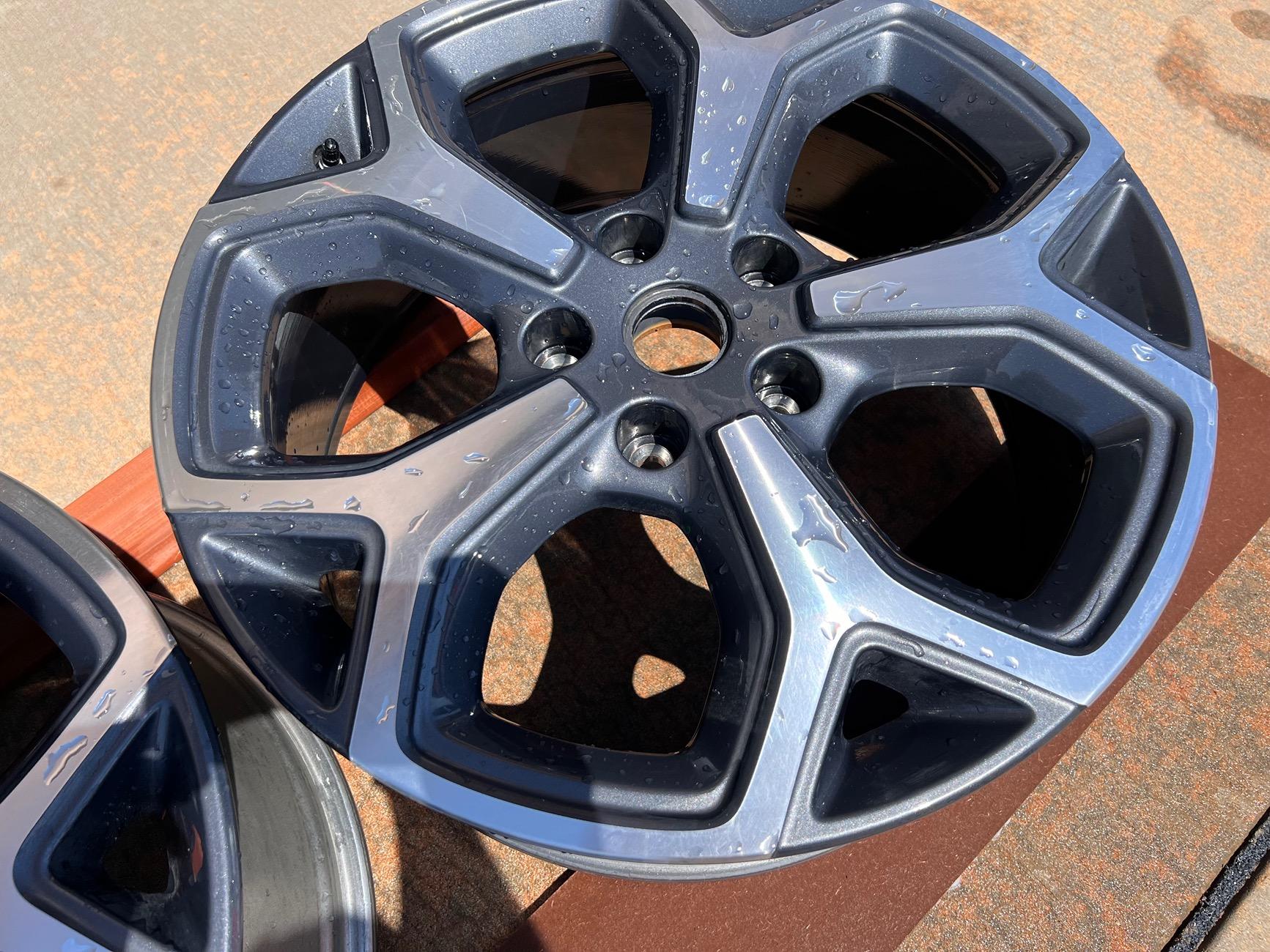 Rivian R1T R1S 21” wheels - $100 each IMG_3130