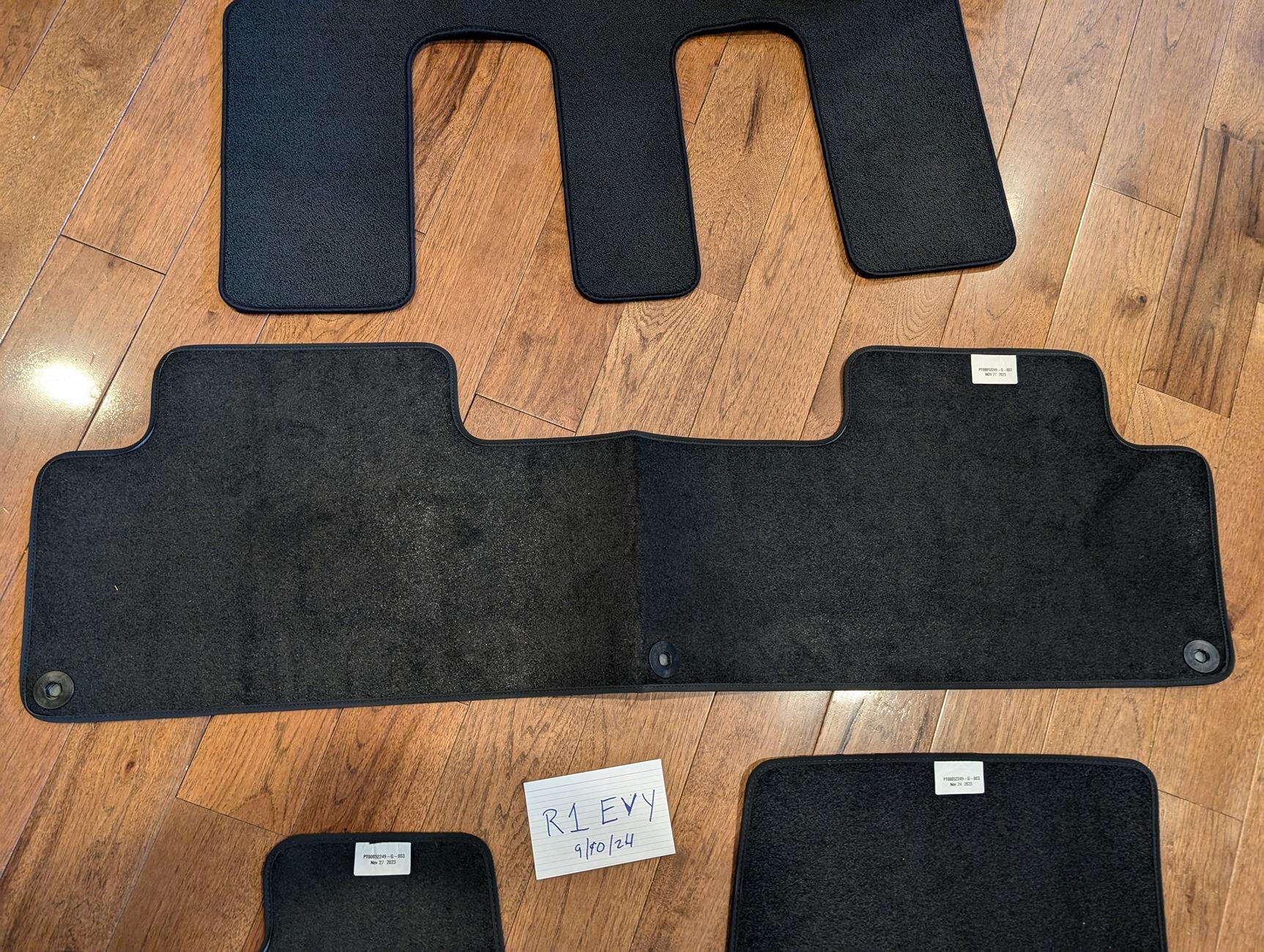 Rivian R1T R1S $150 NEW - R1S OEM Floor Mats 1001075719
