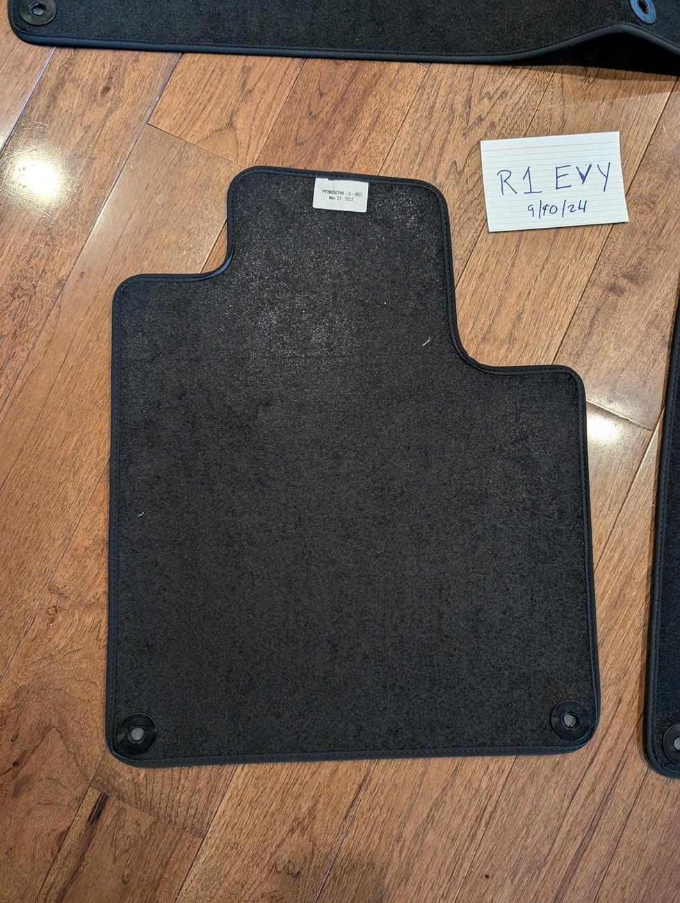 Rivian R1T R1S $150 NEW - R1S OEM Floor Mats 1001075718
