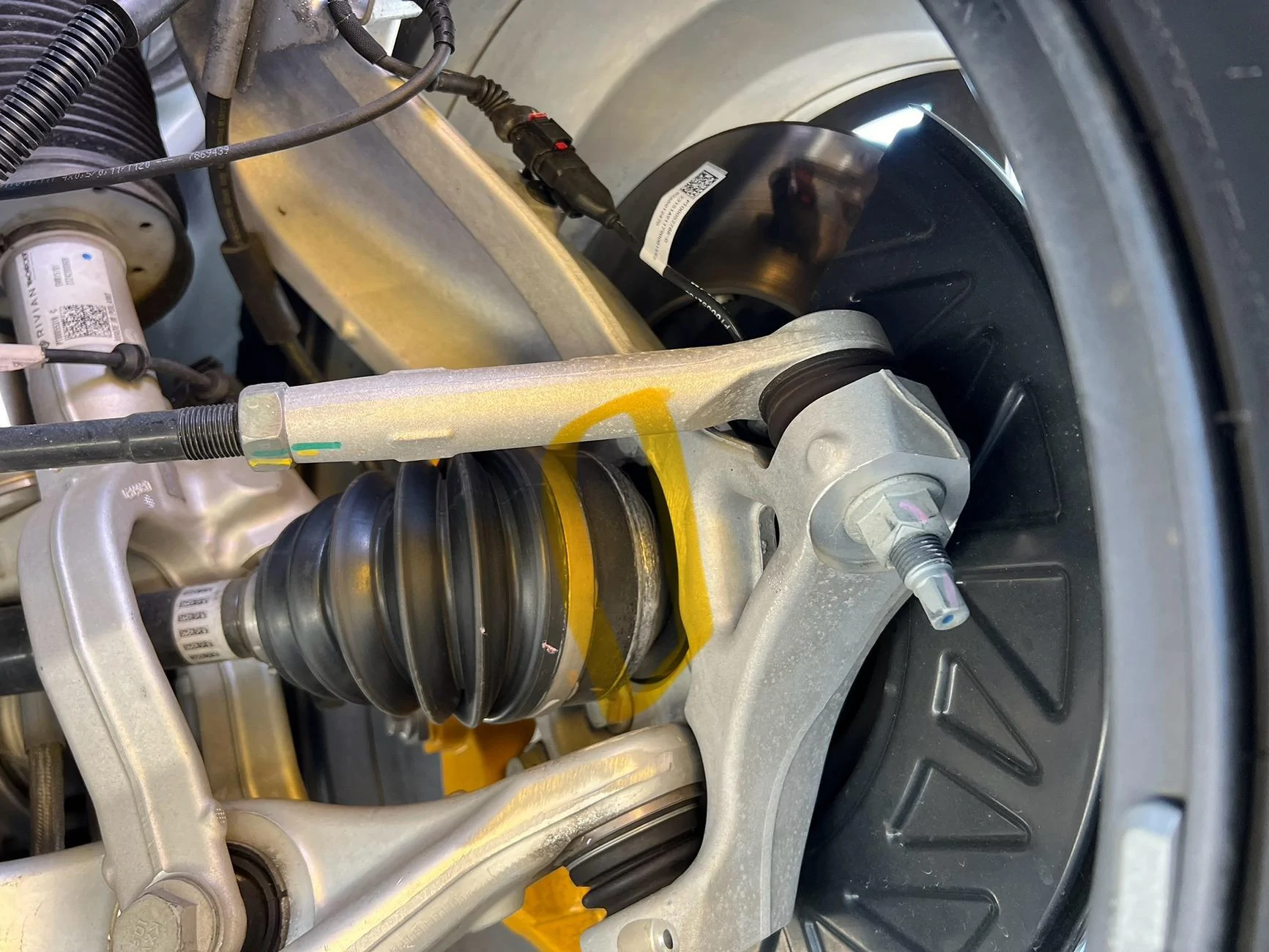 Rivian R1T R1S First problem with my R1S, and it's a big one. Bolt backed out IMG_2463