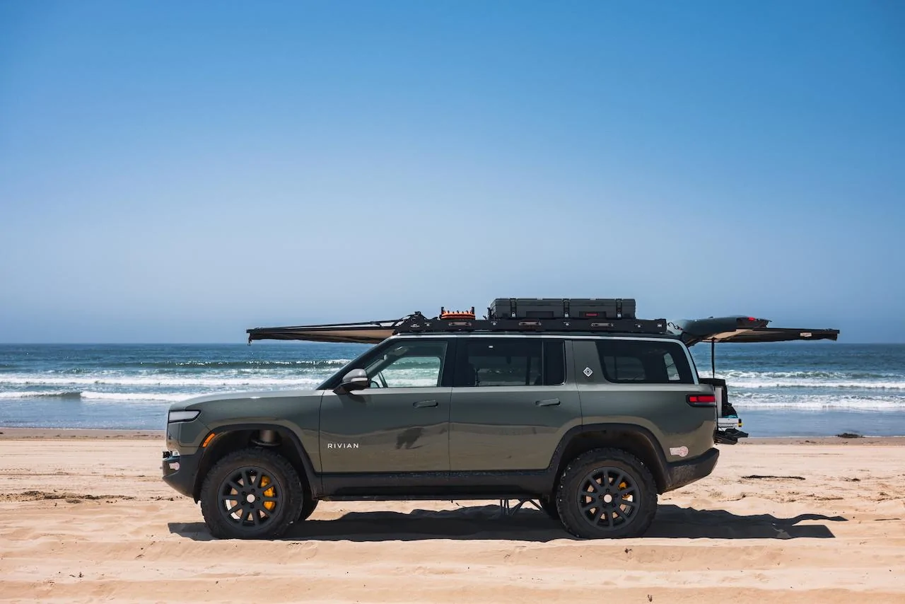 Rivian R1T R1S FS: Overland Ruff Rax R1S Roof Rack DSCF1052