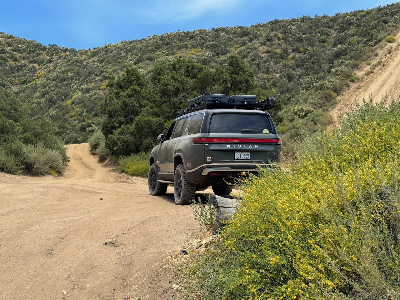 Rivian R1T R1S FS: Overland Ruff Rax R1S Roof Rack IMG_1051
