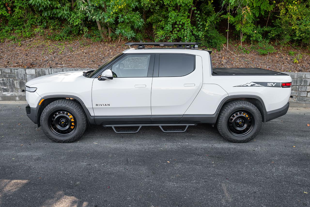 Rivian R1T R1S Introducing New Side Step Nerf Bars from EV Sportline!  - A third option from the original source for Running Boards Rivian-Bar-7