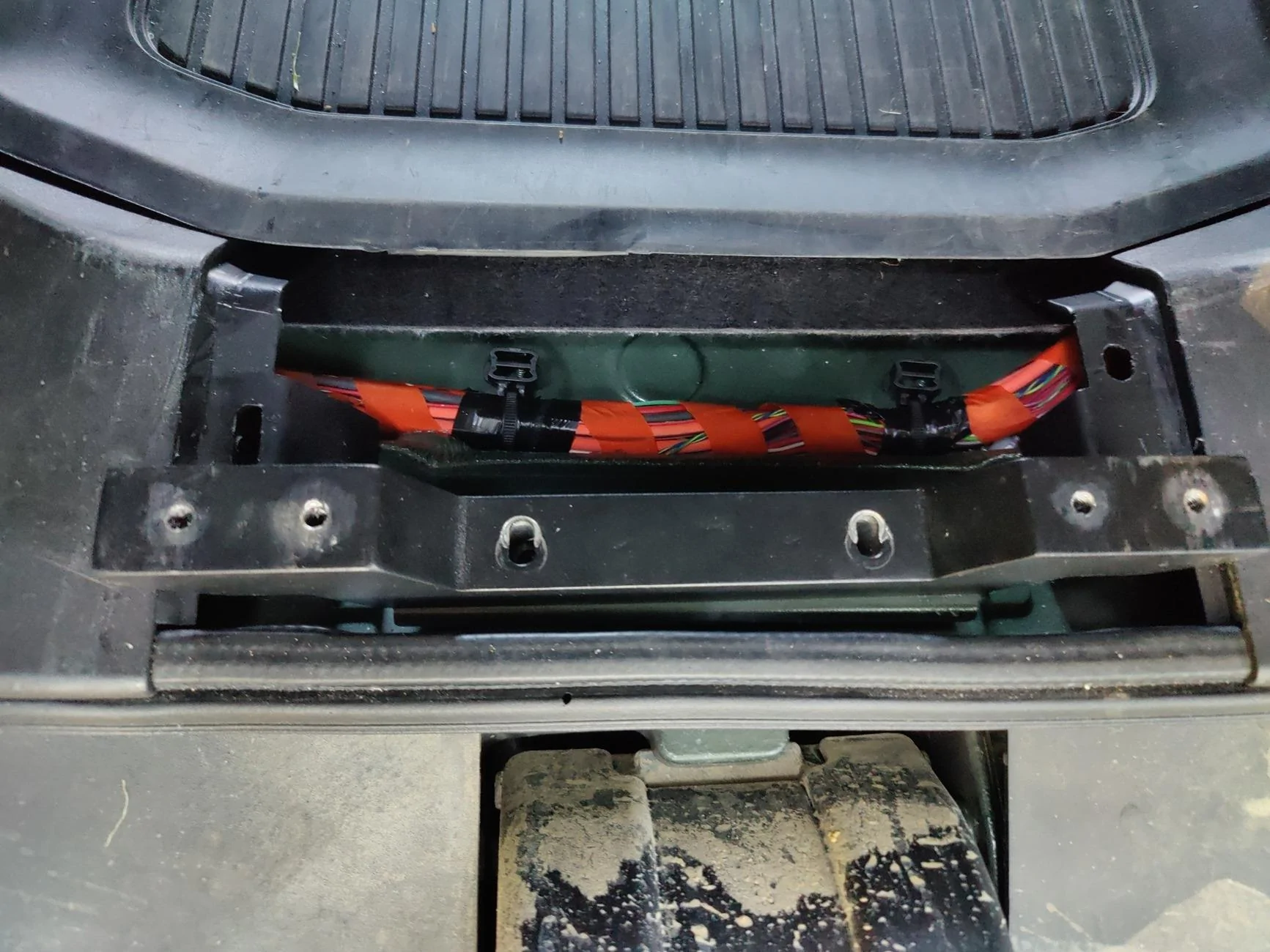 Rivian R1T R1S Gear Tunnel Slide Options Compared IMG_20240913_074242