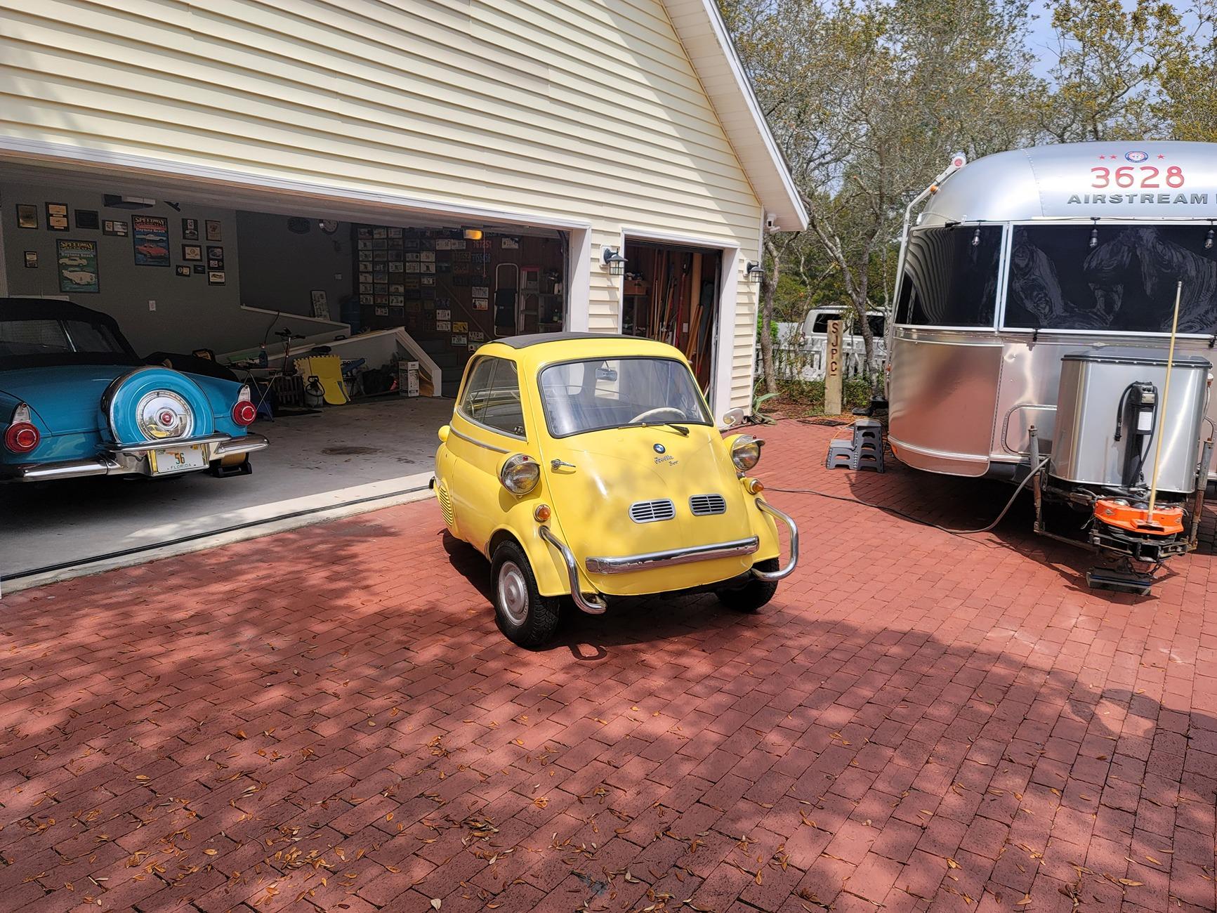 Rivian R1T R1S Isetta Throwback EV 20210328_115016